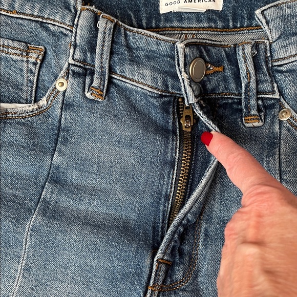 Good American Good Vintage Short Double Shorts - Picture 3 of 13